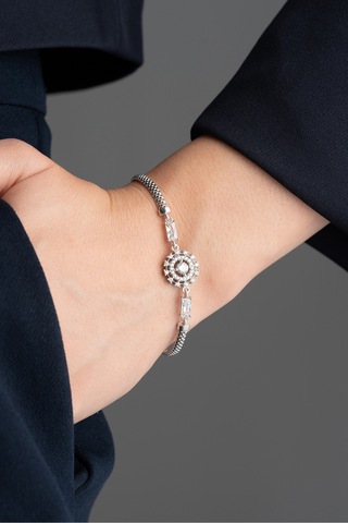 Çekirdekjewelry 925 Ayar Gümüş Zirkon Taşlı Şık Kadın Bileklik Ayarlanabilir Zarif Tasarım Gri