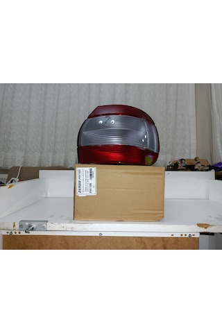 Siena Stop Lambası Arka Sağ Duysuz 1997-2001 Yolcu Tarafı