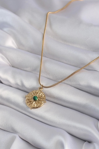 316l Çelik Gold Renk Yeşil Taşlı Kutup Yıldızı İşleme Madalyon Model Kadın Kolye - Tj-bko8355 Çok renkli
