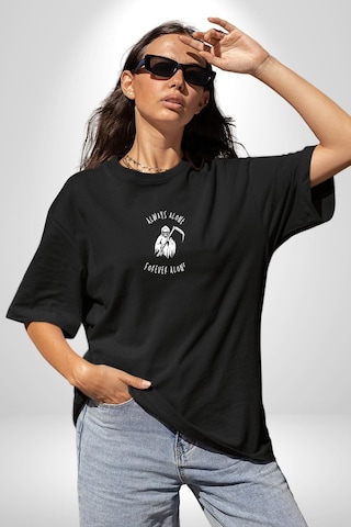 Her Zaman Yalnız Daima Yalnızlık Azrail Siyah Oversize Unisex Ön Orta Minimal Baskılı Tişört Siyah