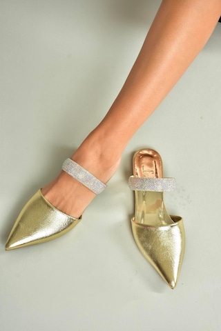 Fox Shoes U590491809 Altın Sivri Burunlu Kadın Terlik Altın-suni Deri