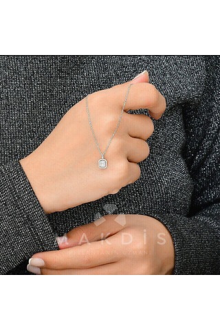 0.20 Karat Baget Pırlanta Kolye 02991031