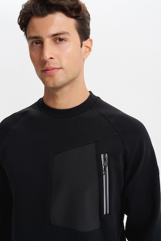 AR-MA Arma Erkek Slim Fit Scuba Interlok Bisiklet Yaka Sweatshirt Ön Sol Fermuarlı Cepli, Sol Kolda Etiketli K30124685402 Siyah
