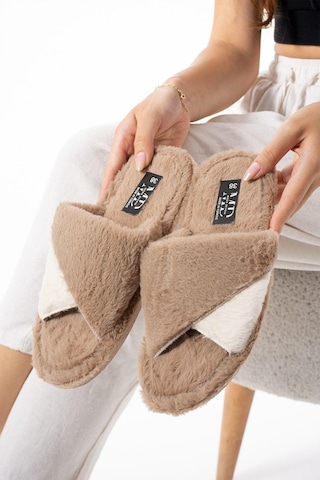 Taba Kışlık Dikişli Taban Çinçila Peluş Kumaş Burgu Terlik Sessiz Taban Ev Terliği Taba