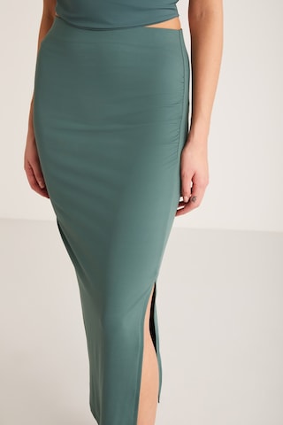Ethıquet Madıson Kadın Slim Fit Dar Kesim Vücuda Oturan Yırtmaç Detaylı Beli Lastikli Örme Yeşil Ete