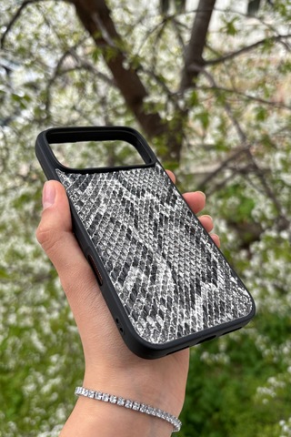 Apple, Uyumlu iPhone 17 Pro Max Yılan Desenli Kabartma Dokulu Kılıf Beyaz