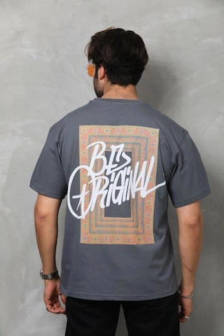 Freedom Storee Erkek Baskılı T-shirt Kısa Kol Bisiklet Yaka Regular Fit Rahat Kalıp Tişört - Füme Çok Renkli