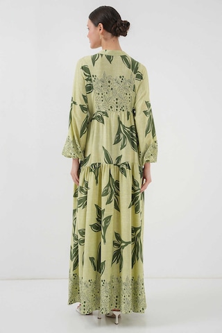 Gabria Ön Düğmeli Desenli Viskon Elbise Fıstık Yeşili