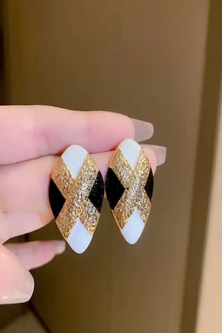 Kadın Küpe Özel Seri İthal Gold İşleme Siyah Beyaz Vintage Küpe Çok Renkli
