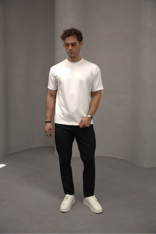 Bürke Beyaz Renk Standart Kalıp Basic Bisiklet Yaka T-shirt