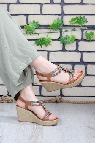 Vojo Heel Taş Detaylı 8 Cm Dolgu Topuklu Kadın Sandalet 267800001859 13 Taba Taba
