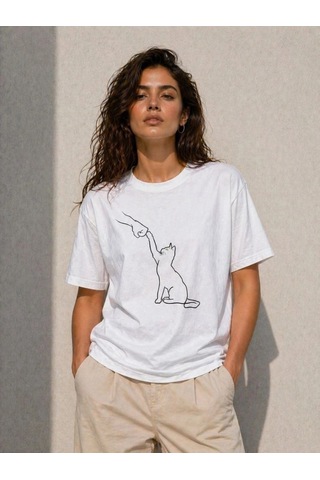 Freedom Storee Kadın Minimal Kedi Çizim Baskılı Tişört Kısa Kol Yazlık T-shirt - Beyaz Çok Renkli
