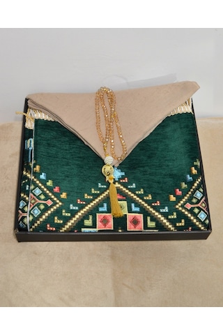 Çeyizlik Hediyelik Seccade Eşarp Tesbih Set Kilim Desenli Kadife Astarlı Seccade, Eşarp, Kristal Tesbih Özel Kutulu Lüks Hediye Seti Yeşil