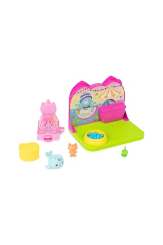 Gabby's Dollhouse Deluxe Room Oyun Seti, Yavru Deniz Gergedanı, Mobilya Parçaları Ve Tematik Aksesuarlar İle Parti Odası, 3 Yaş Ve Üzeri Abanoz - Beyaz