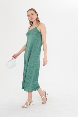 Gülkurusu Kadın Askılı Piliseli Elbise Yeşil