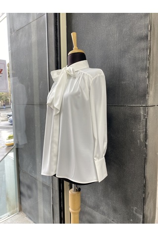 Pera Moda Pile Detaylı Parisfular Yaka Gömlek Beyaz