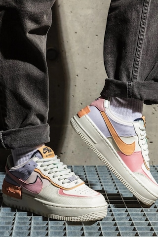 Nike Air Force 1 Shadow Phantom Yürüyüş Ayakkabısı Beyaz Pembe Swoosh Krem