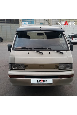Mitsubishi L300 1990-2000 Yıl Aralığı Uyumlu Ön Cam Güneşliği