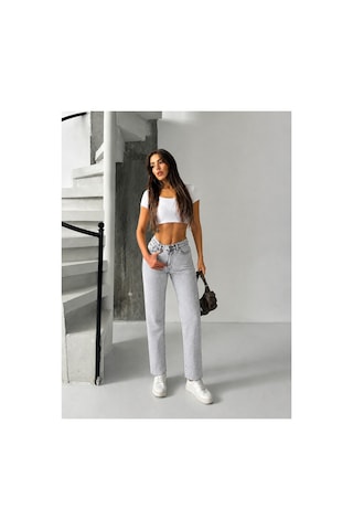 Bluemarlin Gri Kar Ön Arka Taşlı Paça Kesik Mom Denim Pantolon Gri Kar