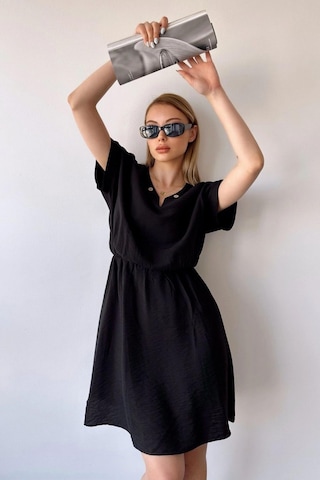 Kadın Siyah Kısa Kol, Kalp Yaka, Dokulu Desen, Bele Oturan, Aerobin Lastikli Bel Midi Elbise Siyah