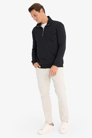 DeFacto Comfort Regular Fit Rahat Kalıp Fermuarlı Dik Yaka Basic Düz Sweatshirt X7405AZ25SPBK81