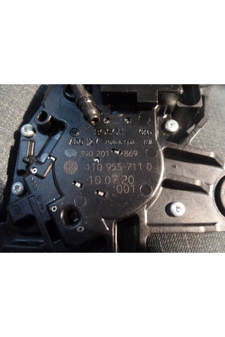 1T0955711D CADDY 2009-2011 TOURAN 2009-2011 ARKA SİLECEK MOTORU