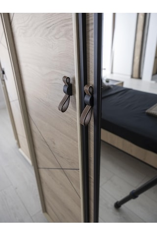 Vega 3 Kapaklı Modern Aynalı Elbise Dolabı Gardrop 135x50x200cm
