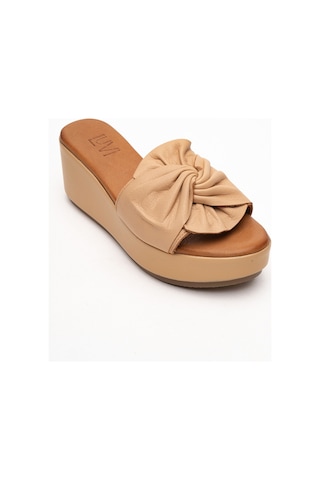 Luvishoes Luvi Shoes Jeff Koyu Bej Cilt Hakiki Deri Fiyonklu Kadın Dolgu Topuklu Terlik Koyu Bej