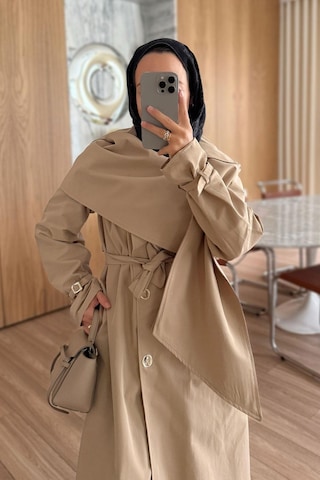 Ka Hijab Şal Detay Maxi Boy Trençkot - Bej