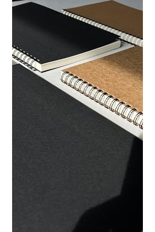 Spiralli Defter, Siyah Kapaklı B5 Boyutunda 182x257 Mm , 100 Yaprak Çizgisiz Çok Renkli