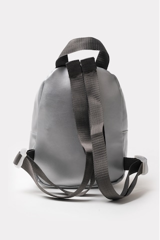 İcone Bag Kız Çocuk Kalp Nakışlı Orta Boy Sırt Çantası Gümüş