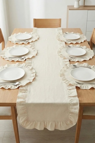 7 Parça Fırfırlı Sofra Sunum Seti 6 Adet Amerikan Servisi Supla + 1 Adet Fırfırlı Runner - 40x150 Cm Bej