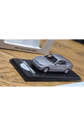 1/64 Bmw E90 Gri - Collector Edition 50 Years Bmw 3 Series