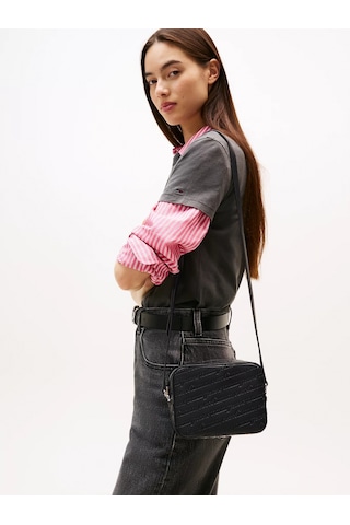 Tommy Jeans Tjw Must Tamamı Baskılı Kamera Kadın Siyah Çanta Aw0aw17865bds Siyah