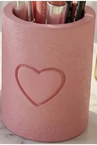 Buradabulabilirsin 3d Baskı Kalp Motifli Silindir Kalemlik Makyaj Fırçası Organizeri Kabartma Kalpli Masaüstü - Pembe Bbz