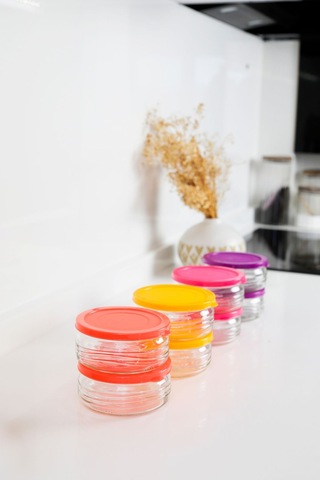 12'li Premium Kahvaltılık Seti 410 Cc Renkli Plastik Kapaklı Cam Saklama Kabı, Hava Geçirmez Çok Renkli