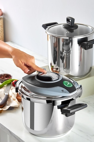 Karaca Breve İndüksiyon Tabanlı Düdüklü Tencere Seti 6+8 Lt