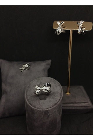 Siyah Kurdele Gümüş Takı Seti - Kolye Ucu, Küpe Ve Yüzük - Şık Ve Zarif Tasarım Gümüş