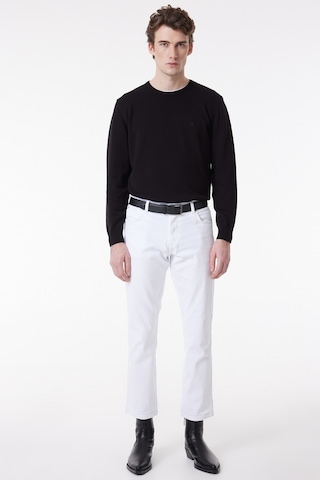 Wrangler Texas Slim Fit Dar Kesim Normal Bel Dar Paça Esnek Beyaz Erkek Pantolon W12S004100 Beyaz
