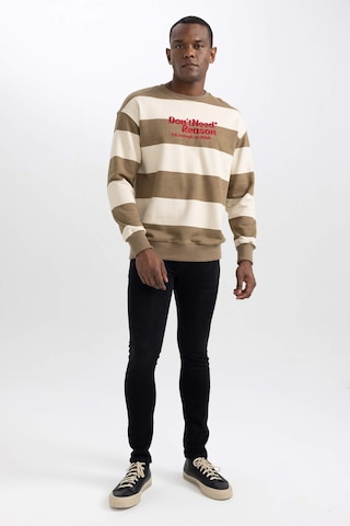 DeFacto Carlo Skinny Fit Ekstra Dar Kalıp Normal Bel Ekstra Dar Paça Jean Pantolon S2285AZ23AUNM40