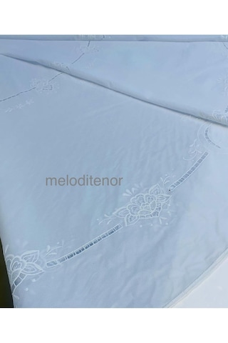 Tr İşleme Dantel Görünümlü Dökümlü Kaymaz Yuvarlak Pvc Muşamba Masa Örtüsü Beyaz Çiçekli 155x155 Cm Genel