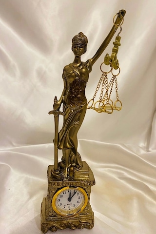 Avukat Adalet Kadın Heykeli Themis Terazi Dekoratif Hakim Savcı Saatli