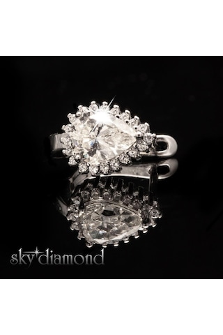 Sky Diamond Etrafı Pırıltılı Taşlarla Süslenmiş Damla Küpe Gümüş