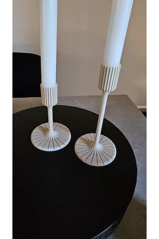 Buradabulabilirsin 3d Baskı Modern Uzun Mum Tutucu Şamdan Çizgili Başlıklı Konik Mum Şamdanı 23 Mm Bej Bbz