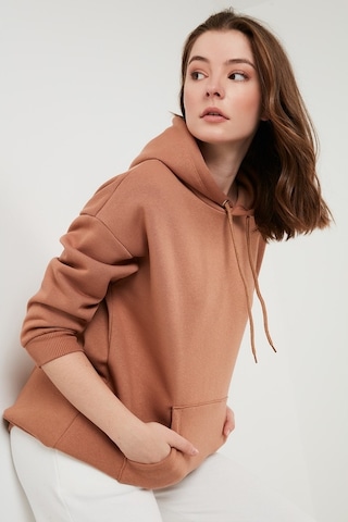Lela Regular Fit Pamuklu Kapüşonlu Yaka Şardonlu Kışlık Bayan Sweat 5863854 Bisküvi