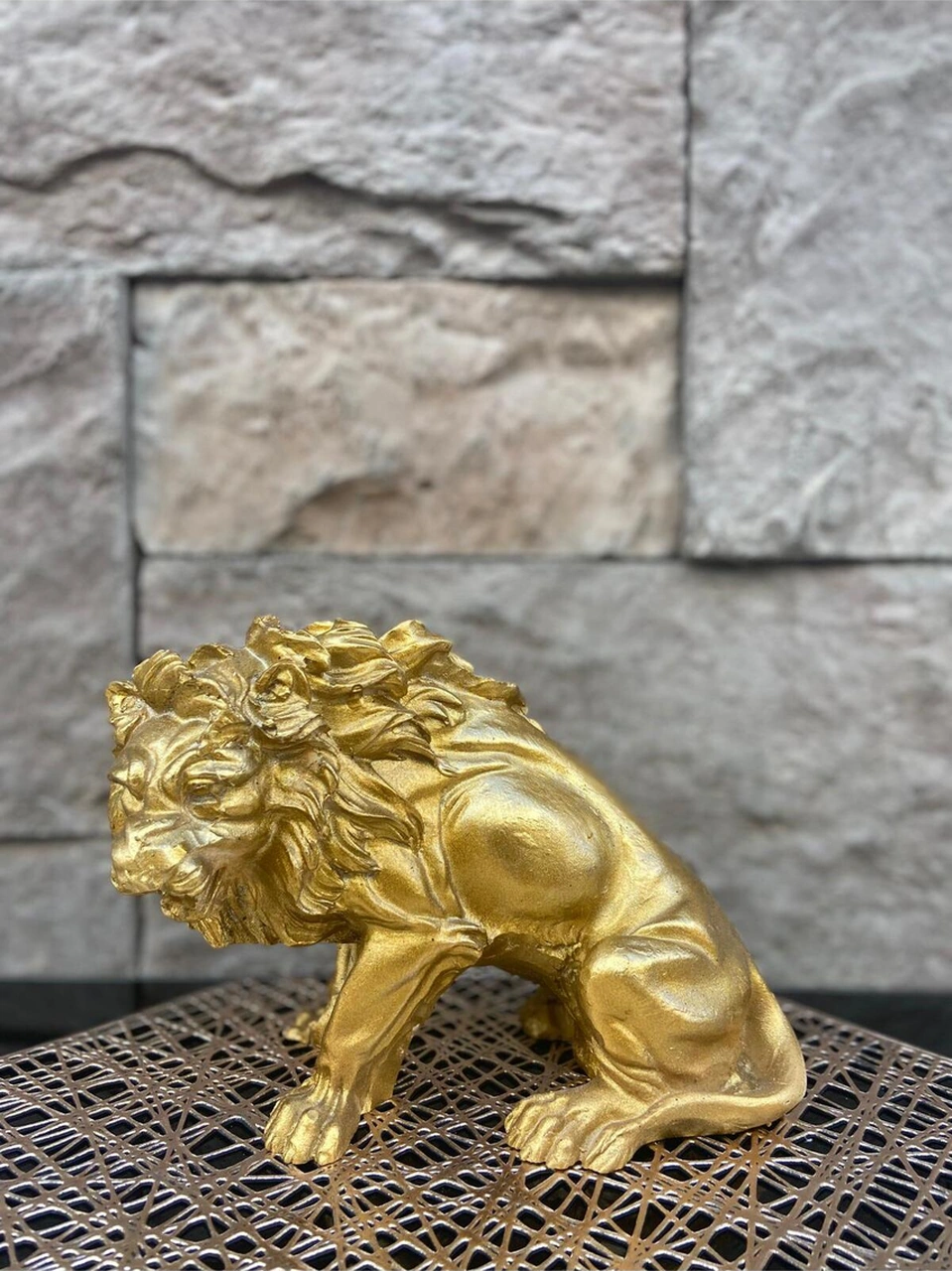 Dekoratif Polyester Kükreyen Aslan Biblo Gold