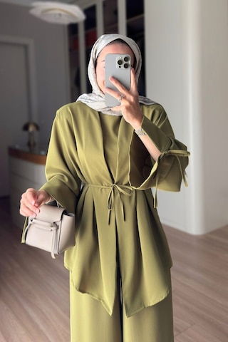 Ka Hijab Kol Detaylı Dökümlü Üçlü Takım - Yeşil