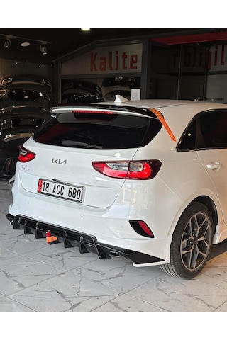 Kia Ceed 2021... Spoiler--fibersan Tuning