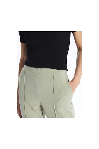 LC Waikiki Beli Lastikli Standart Fit Kadın Pantolon Green