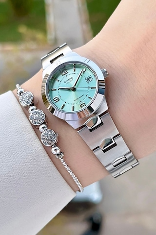 Casio Csıste135 Kadın Kol Saati